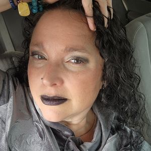 Meet your Posher, Celeste